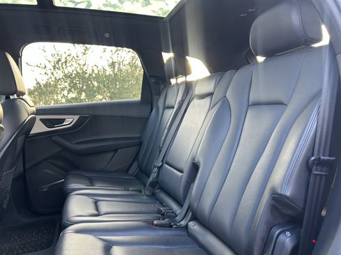 Used 2018 Audi Q7 3.0T Prestige image 12