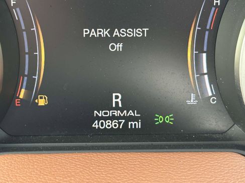 Used 2021 Maserati Levante image 33