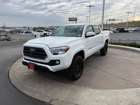 Certified 2019 Toyota Tacoma SR5 image 10