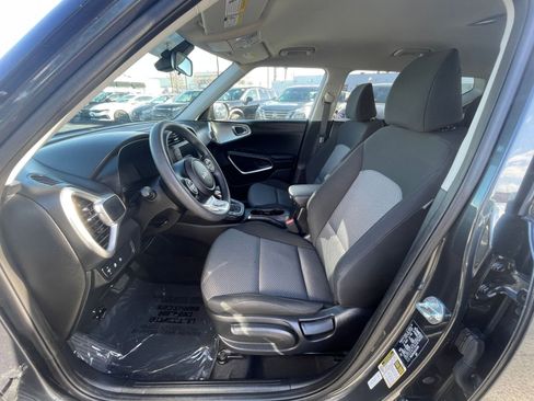 Used 2025 Kia Soul LX w/ LX Technology Package image 27