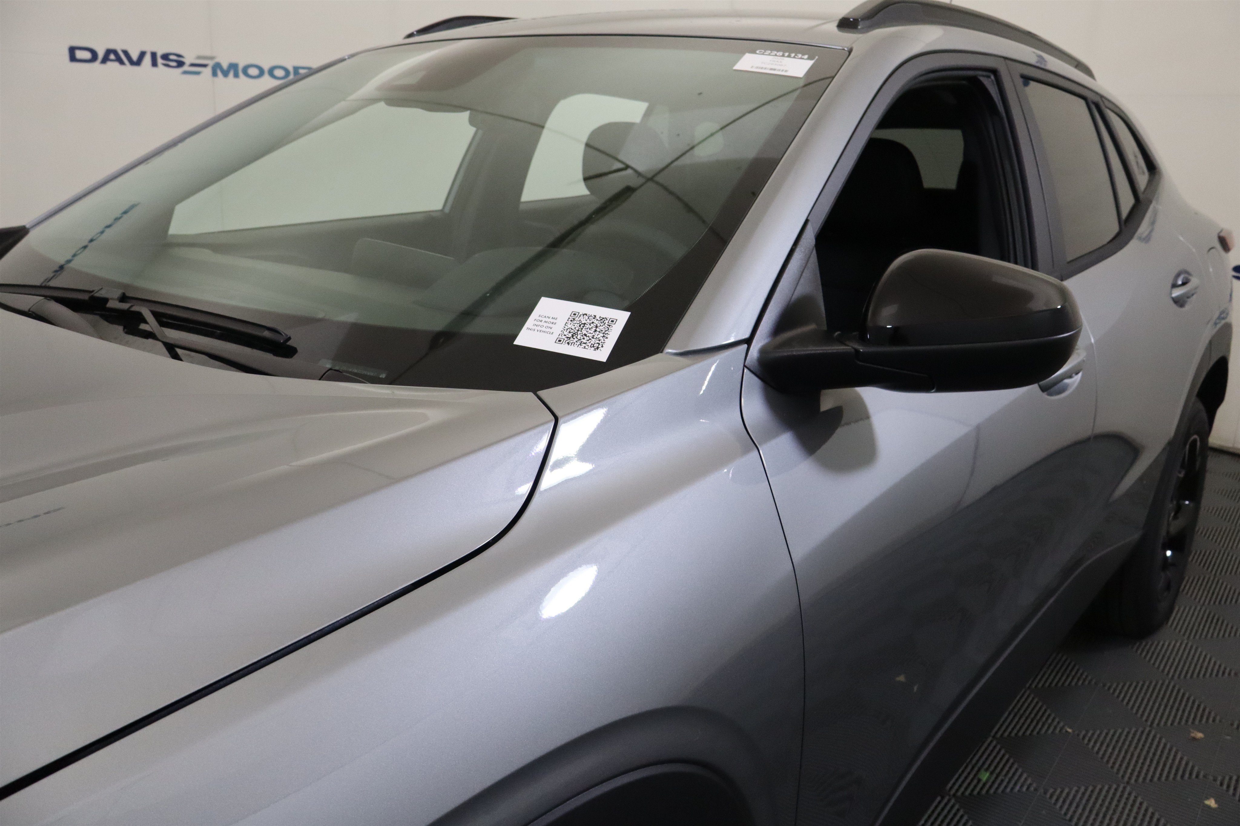 New 2026 Chevrolet Trax LT w/ Midnight Edition FWD image 13