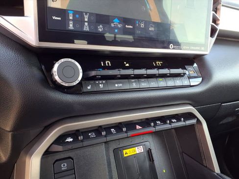 Used 2023 Toyota Tundra Limited image 14