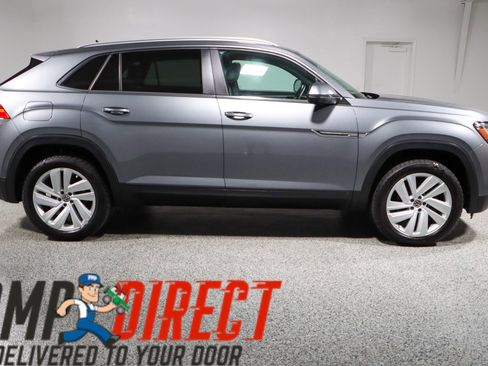 Used 2022 Volkswagen Atlas Cross Sport SE image 6