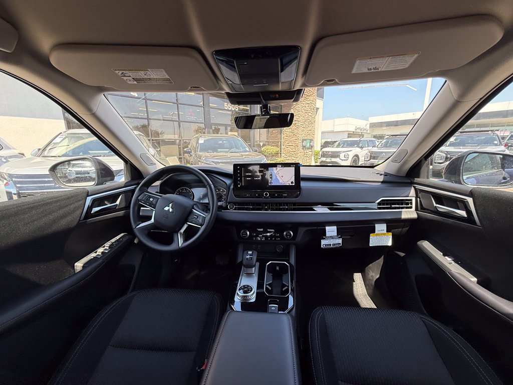 New 2026 Mitsubishi Outlander ES FWD image 18