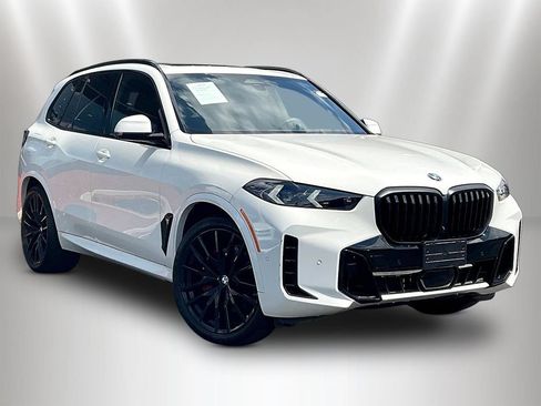 Used 2024 BMW X5 xDrive40i AWD/4WD image 3