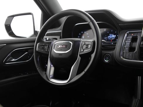 Used 2024 GMC Yukon SLT w/ SLT Luxury Package AWD/4WD image 15