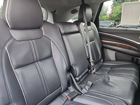 Used 2018 Acura MDX w/ Advance & Entertainment Pac AWD/4WD image 19