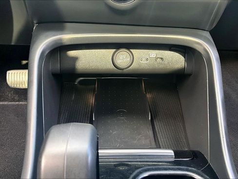 Certified 2023 Volvo C40 P8 Recharge Ultimate image 32