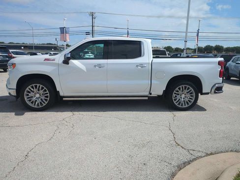 Used 2024 Chevrolet Silverado 1500 LTZ AWD/4WD image 5