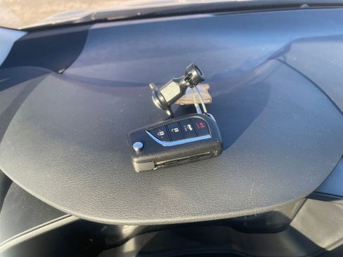 Used 2025 Toyota Corolla LE image 22