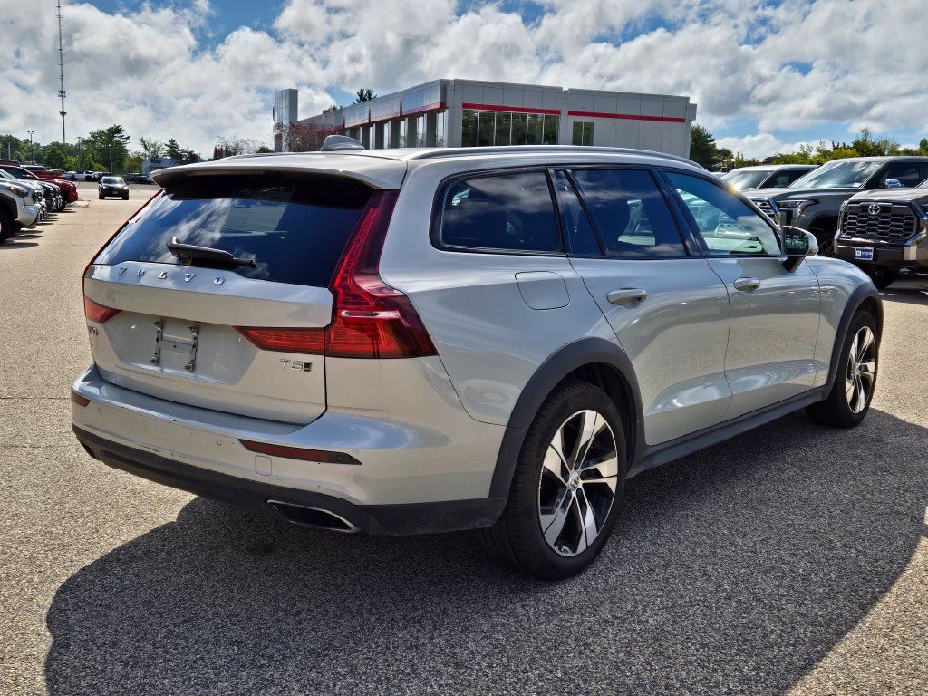 Used 2020 Volvo V60 T5 Cross Country w/ Protection Package Premier AWD/4WD image 6