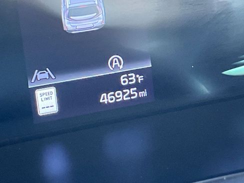 Used 2025 Kia Soul LX w/ LX Technology Package image 40