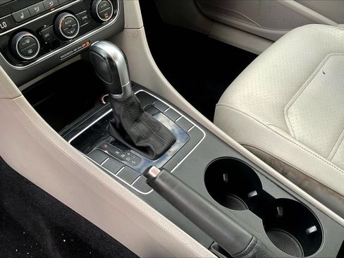 Used 2018 Volkswagen Passat 2.0T S image 15