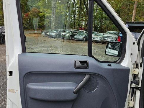 Used 2013 Ford Transit Connect XLT image 21