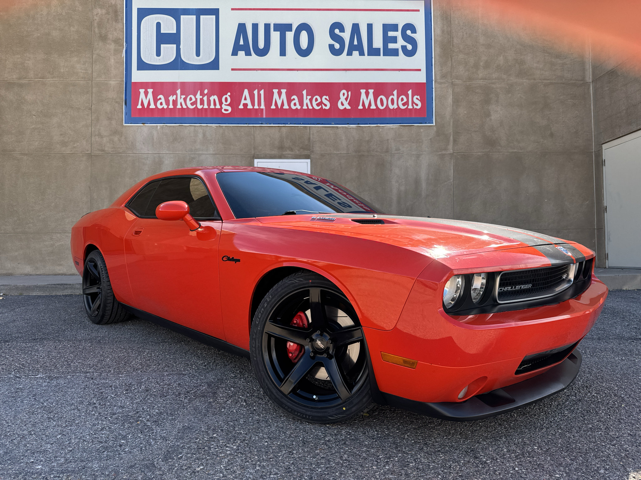 Used 2008 Dodge Challenger SRT8 RWD image 1