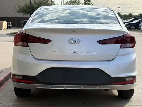 Used 2019 Hyundai Elantra SE image 5