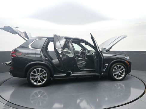 Used 2024 BMW X5 xDrive40i w/ Premium Package image 45
