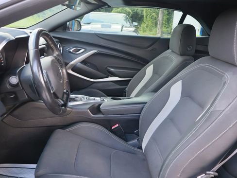 Used 2017 Chevrolet Camaro SS image 23