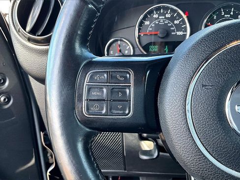 Used 2017 Jeep Wrangler Unlimited Sahara image 15