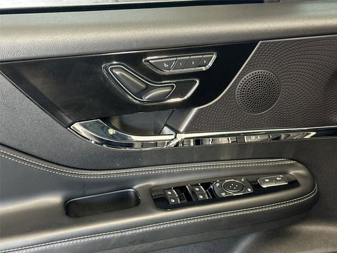 Used 2023 Lincoln Corsair AWD w/ Towing Package image 18