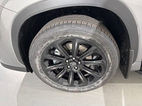 New 2026 Toyota Highlander XLE image 5