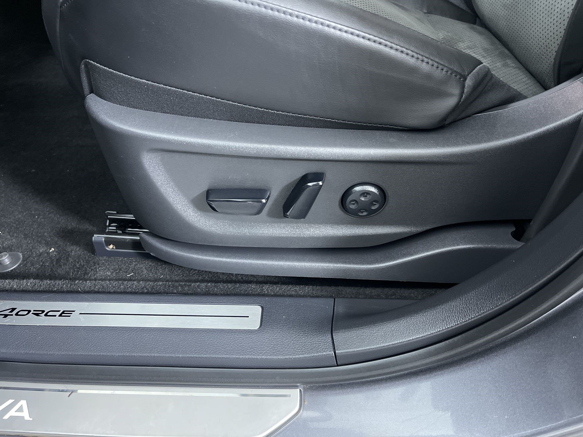 Certified 2024 Nissan Ariya AWD image 13