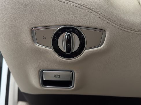 Used 2017 Mercedes-Benz S 550 Cabriolet image 29