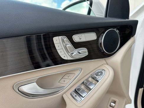 Used 2022 Mercedes-Benz GLC 300 image 12