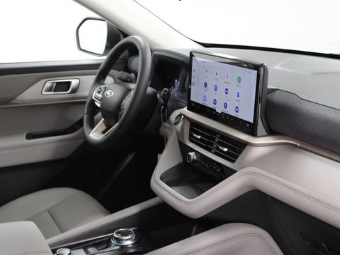 New 2026 Ford Explorer Active w/ Active Comfort Package image 30