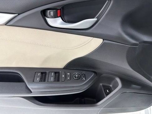 Used 2019 Honda Civic EX image 11