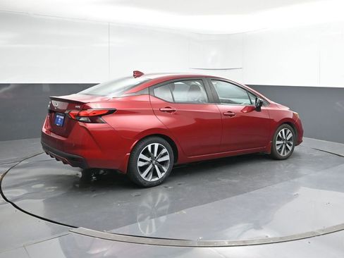 Used 2020 Nissan Versa SR FWD image 5