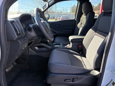 Used 2026 Nissan Frontier SV w/ All-Weather Content Package AWD/4WD image 11