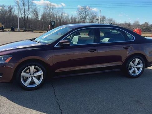 Used 2014 Volkswagen Passat 1.8T SE image 4