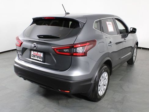 Used 2020 Nissan Rogue Sport S image 15