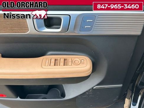 Used 2024 Hyundai Santa Fe Limited AWD/4WD image 9