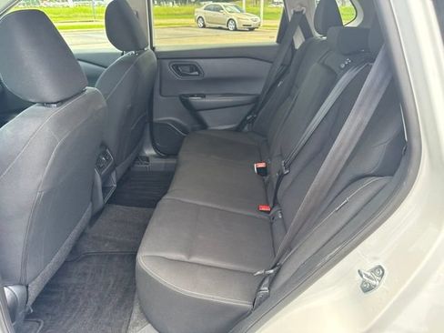 Used 2024 Nissan Rogue S FWD image 12