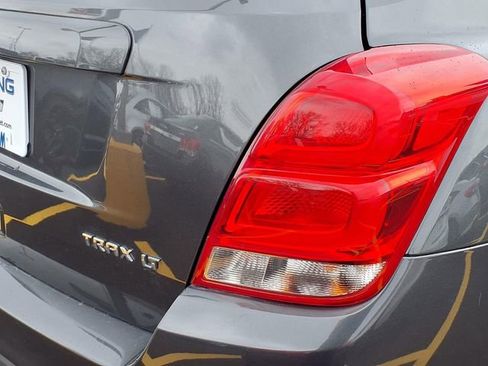 Used 2019 Chevrolet Trax LT w/ LT Convenience Package image 21