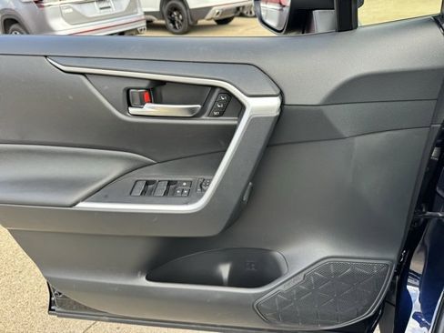 Used 2025 Toyota RAV4 XLE Premium image 23
