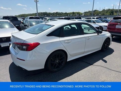 Used 2022 Honda Civic Sport image 2