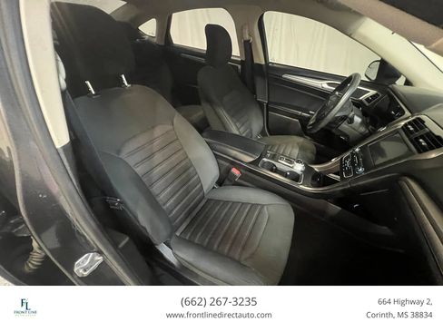 Used 2018 Ford Fusion SE w/ Fusion SE Technology Package FWD image 19