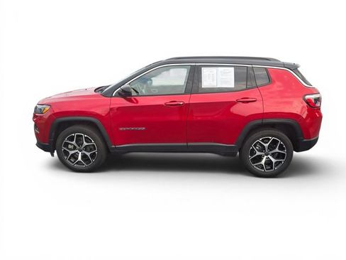 Used 2025 Jeep Compass Limited AWD/4WD image 7