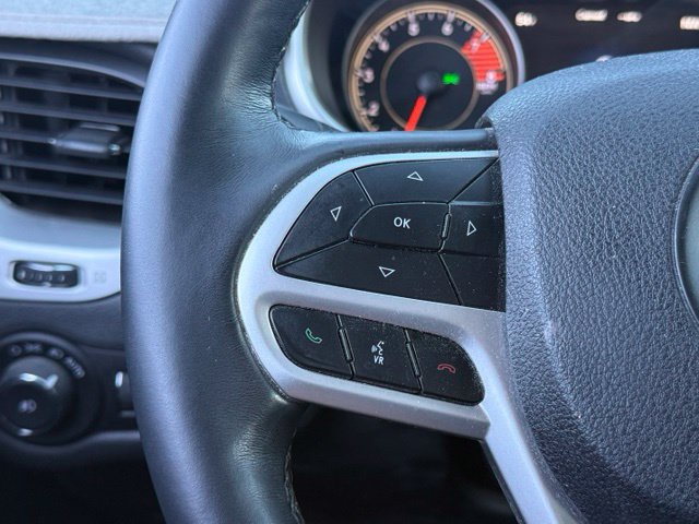 Used 2017 Jeep Cherokee Trailhawk w/ Comfort/Convenience Group AWD/4WD image 25