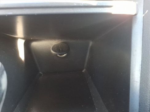 Used 2017 Chevrolet Equinox LT w/ Convenience Package image 17