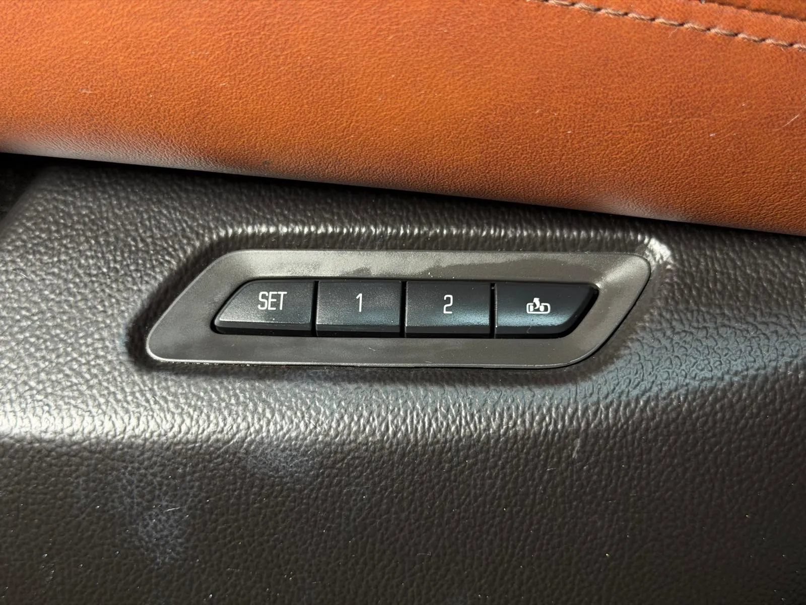 Used 2015 Cadillac Escalade Premium AWD/4WD image 28