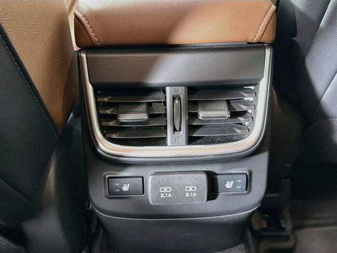 Used 2022 Subaru Outback Touring XT AWD/4WD image 28