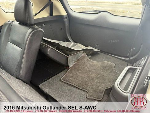 Used 2016 Mitsubishi Outlander SEL image 12