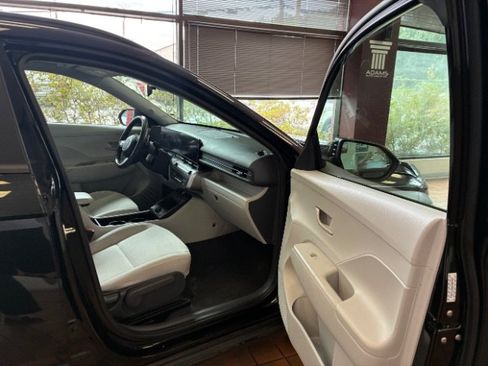 Used 2024 Hyundai Kona SEL w/ Convenience Package FWD image 32