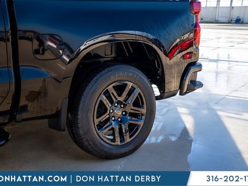 Used 2022 Chevrolet Silverado 1500 Custom image 32