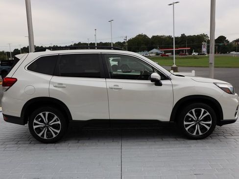 Used 2020 Subaru Forester Limited image 6