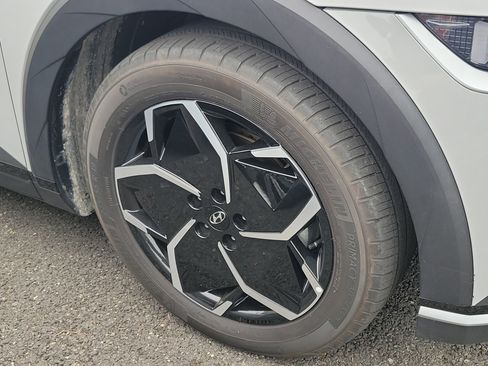 Used 2024 Hyundai Ioniq 5 SEL RWD image 4